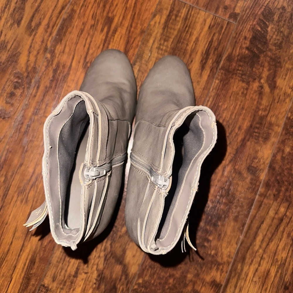 Grey Booties - Picture 3 of 5